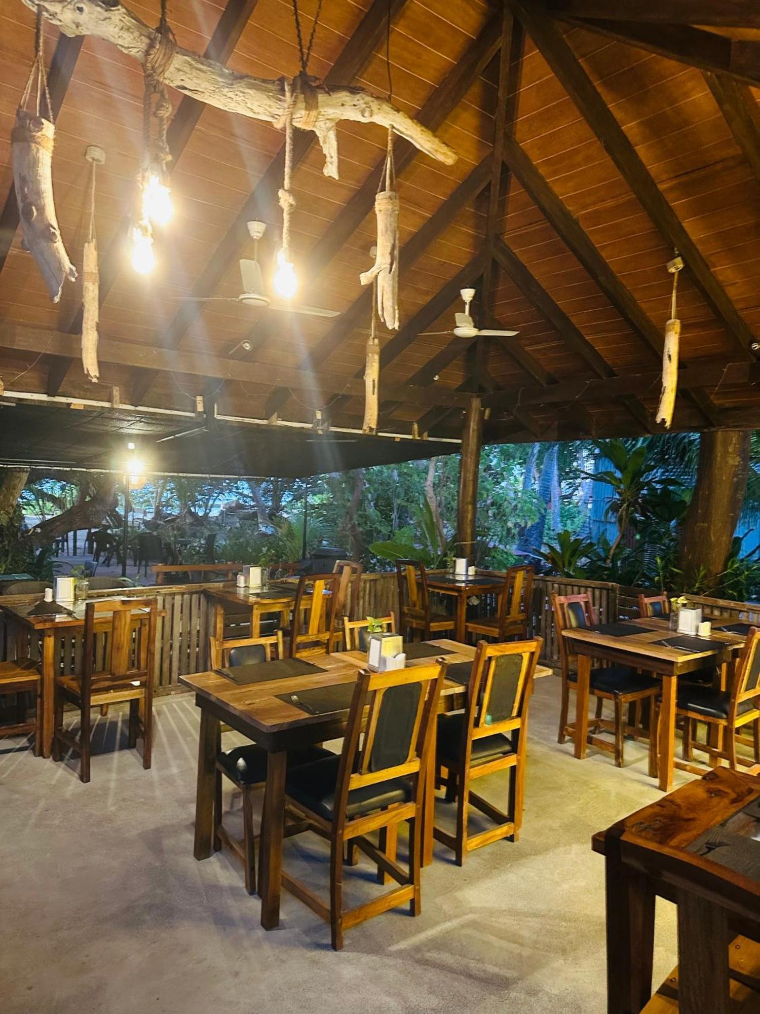 Thundi Sea View 3* Fulidhoo