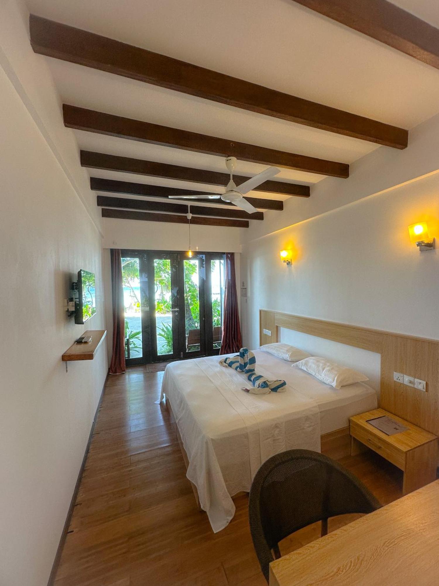 Pensiune Thundi Sea View